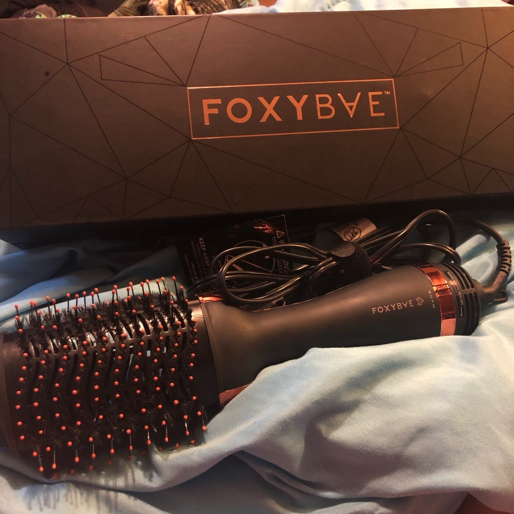 Foxybae blow hair brush
